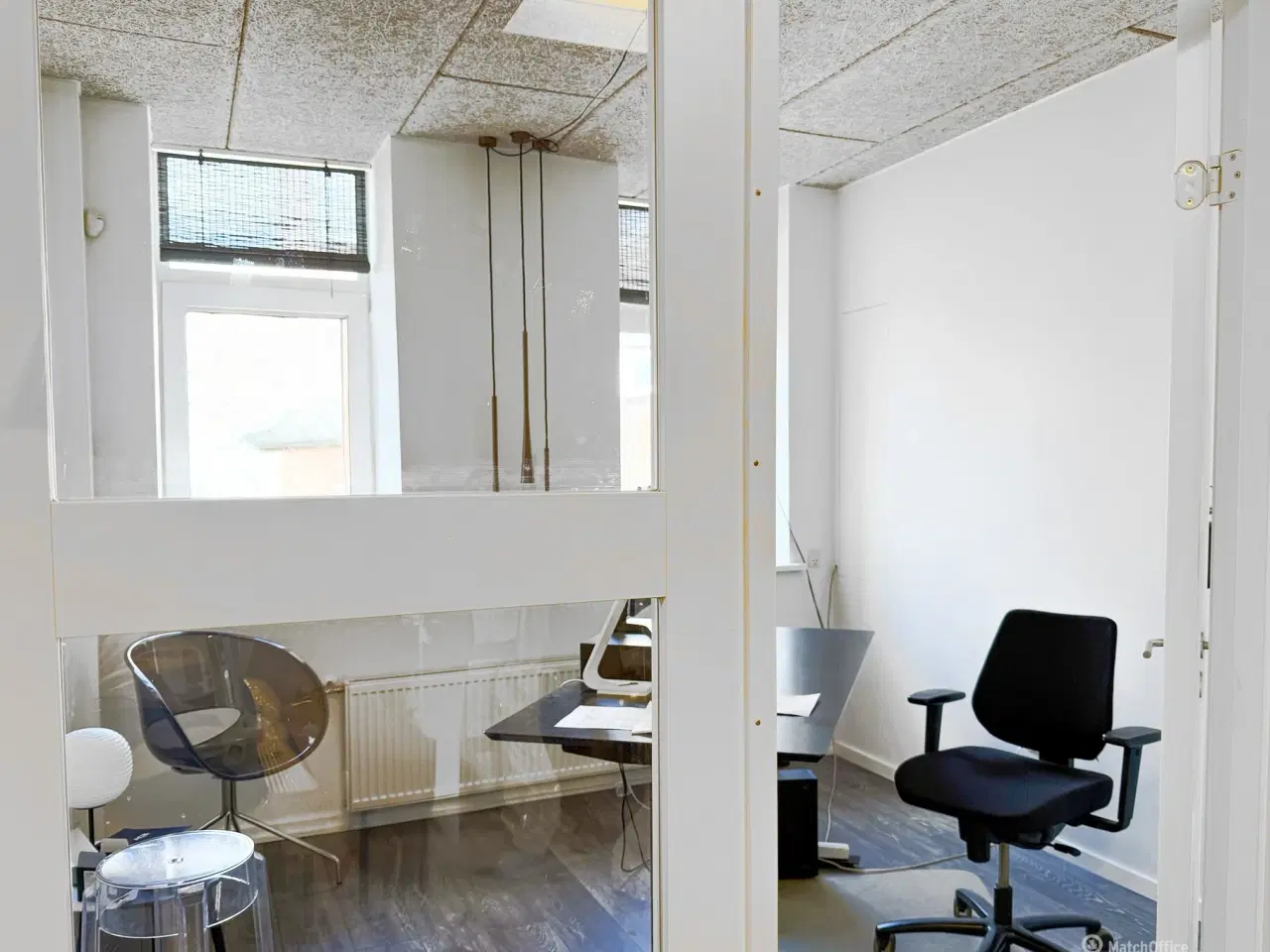 Billede 8 - Højloftet og synligt erhvervslejemål i hjertet af Odense