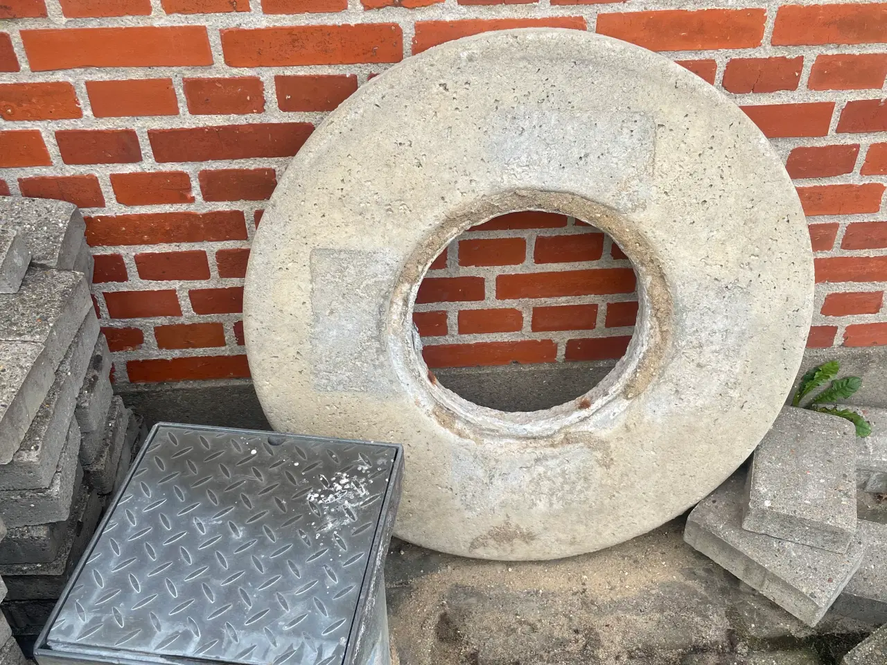 Billede 3 - Kloak dæksel 