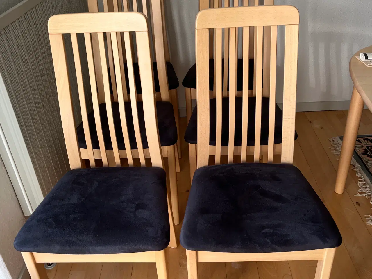 Billede 2 - Spisebord og 6 stole