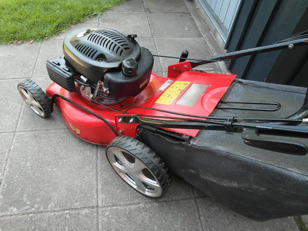 Billede 3 - Plæneklipper Hurricane med opsamler.