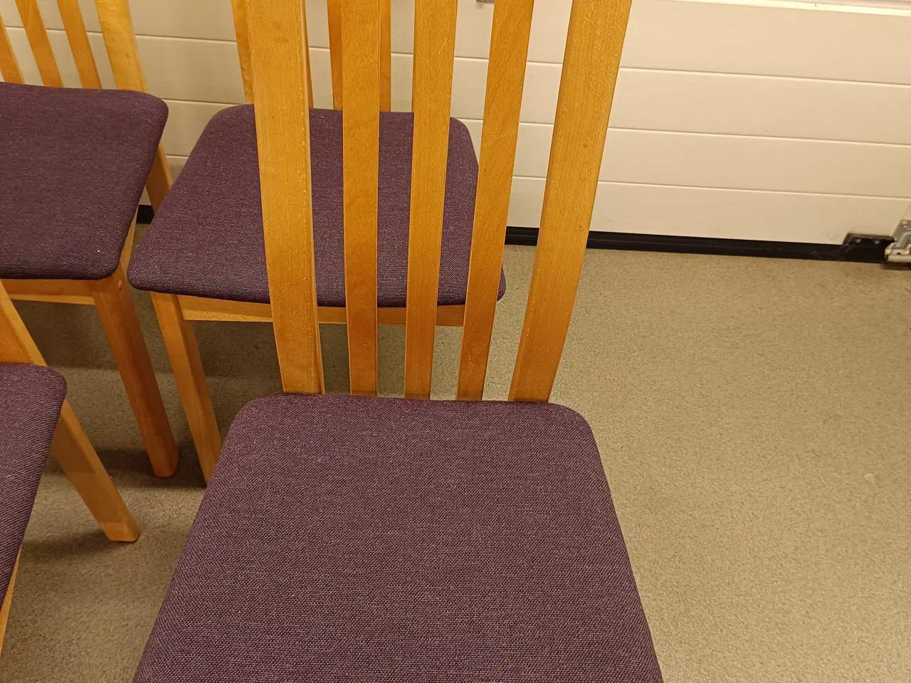 Billede 5 - Spisebord med 6 stole