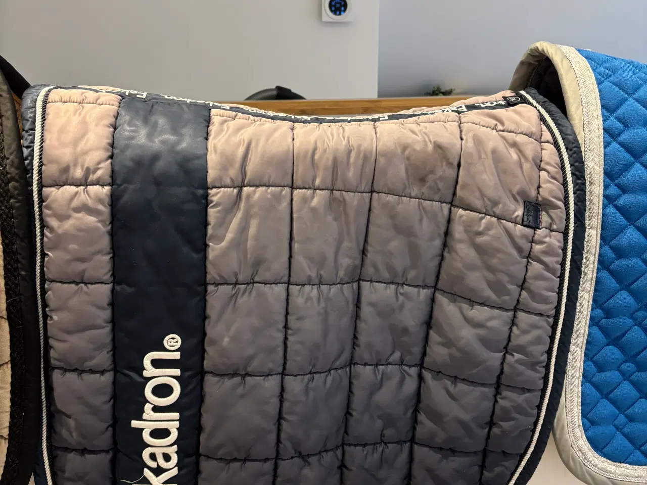 Billede 11 - Rideudstyr, trenser, underlag osv…..