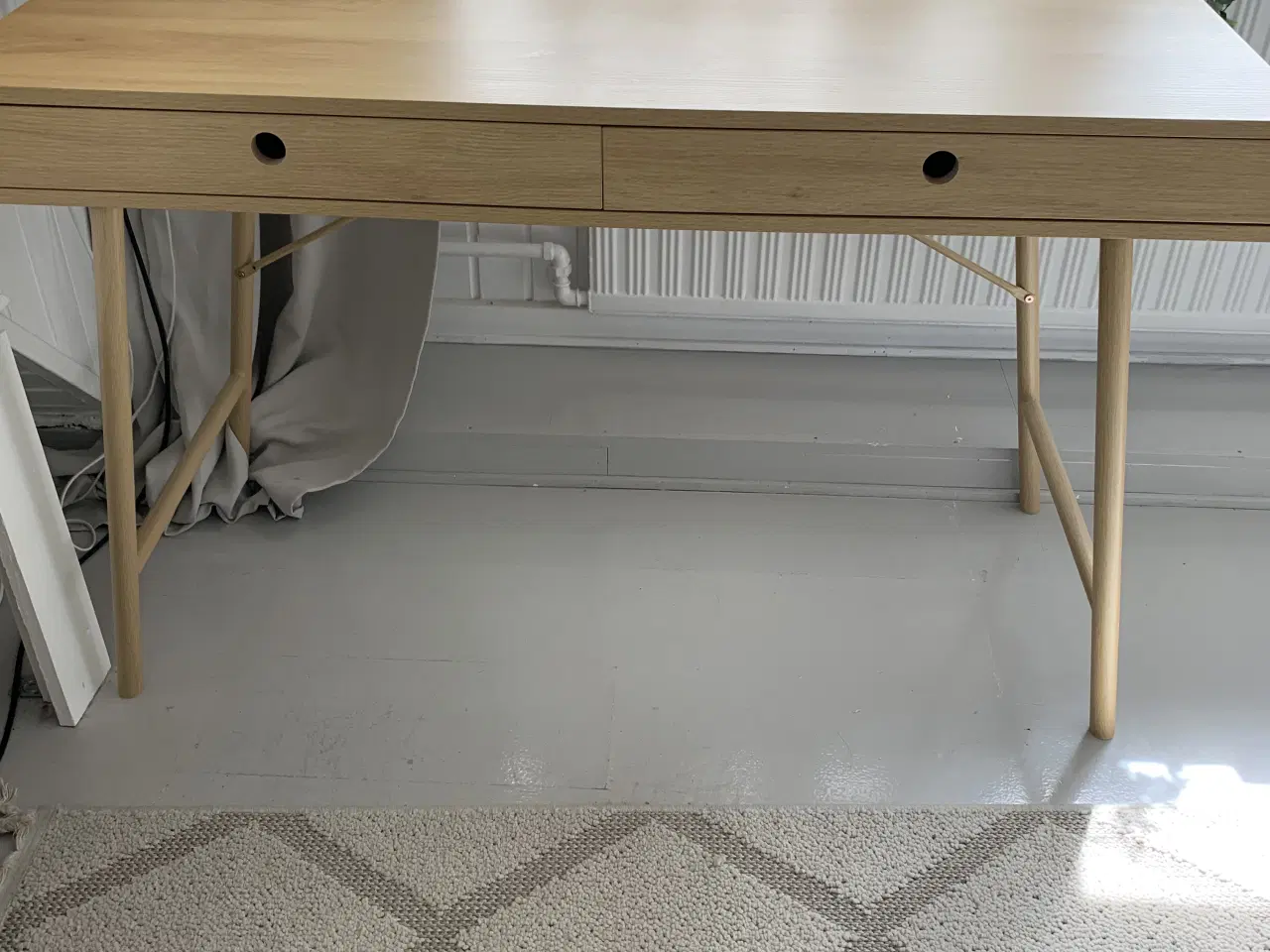 Billede 1 - Skrivebord med to skuffer 