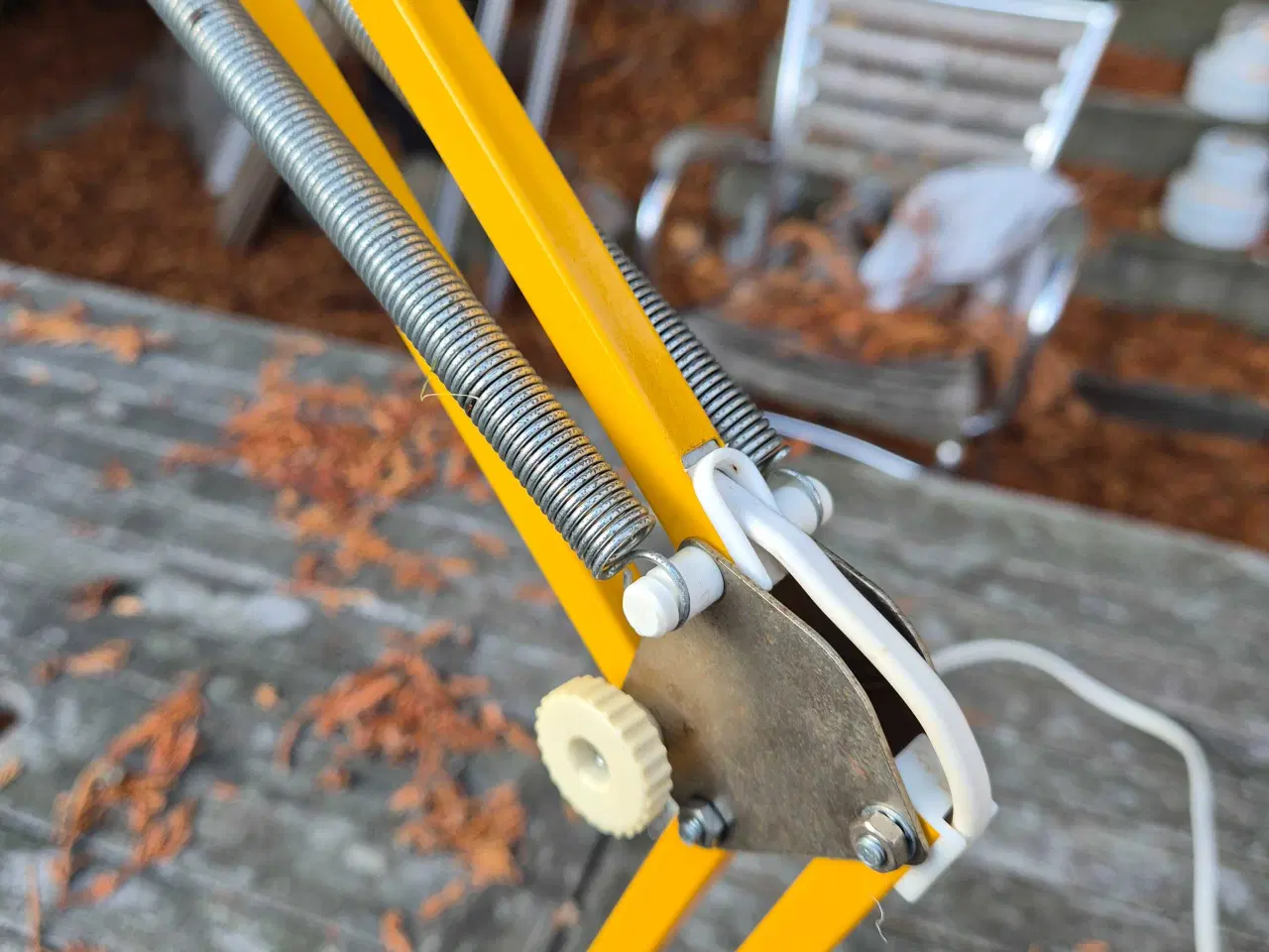 Billede 7 - Gul arkitektlampe på rund sort fod 