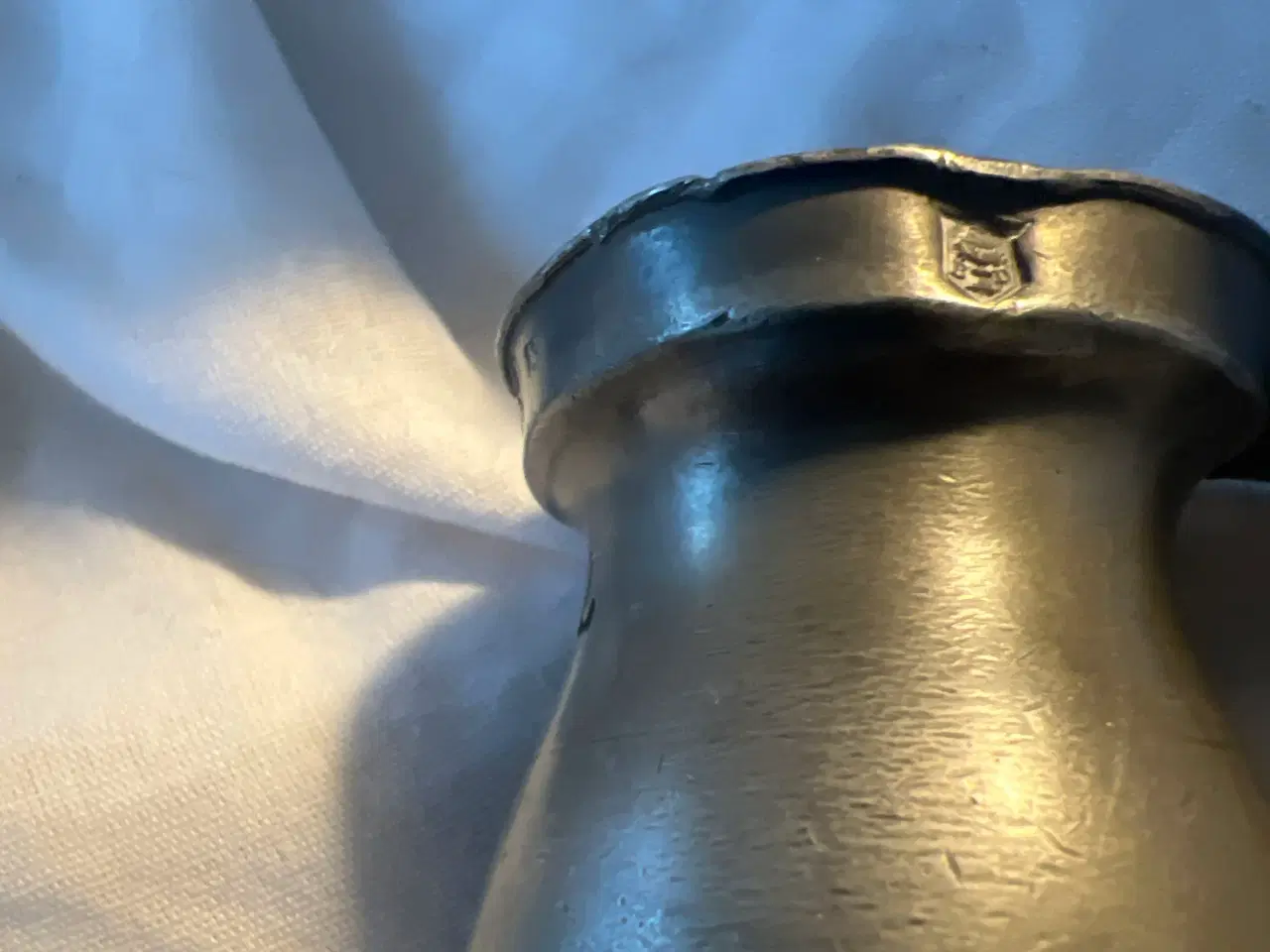 Billede 3 -   Gill whisky kande tin 