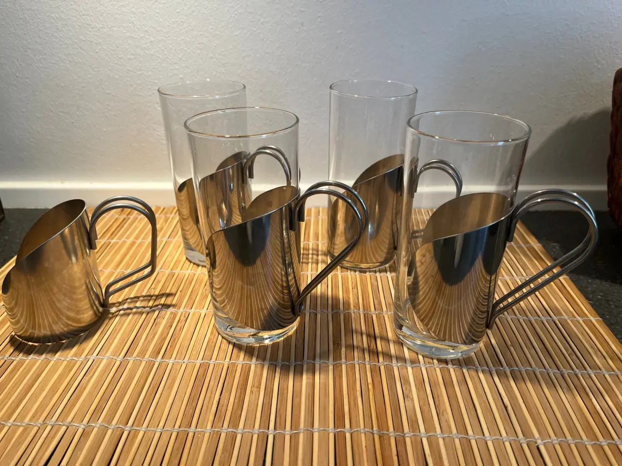 Billede 1 - Stilfuldt Irish Coffee sæt – 4 glas m/stålholdere