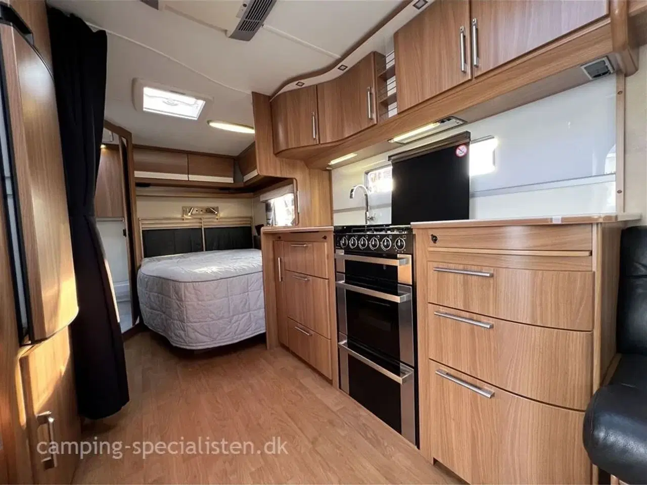 Billede 11 - 2013 - Kabe Royal 560 XL KS   2013 Kabe Royal 560 XL KS - se den nu hos Camping-Specialisten.dk