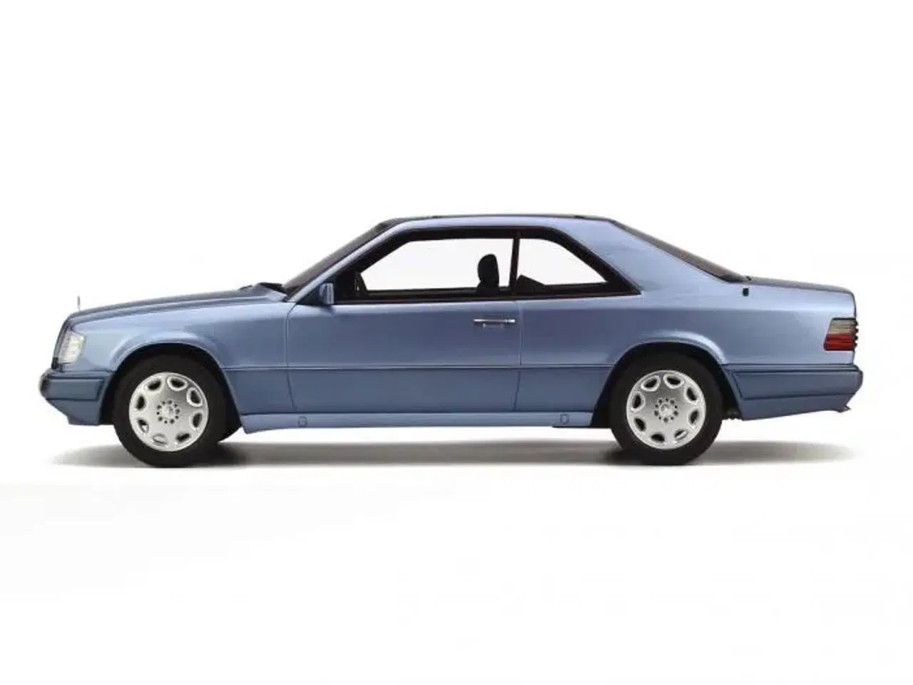 Billede 1 - 1993 Mercedes E320 Coupe 1:18  Type W124