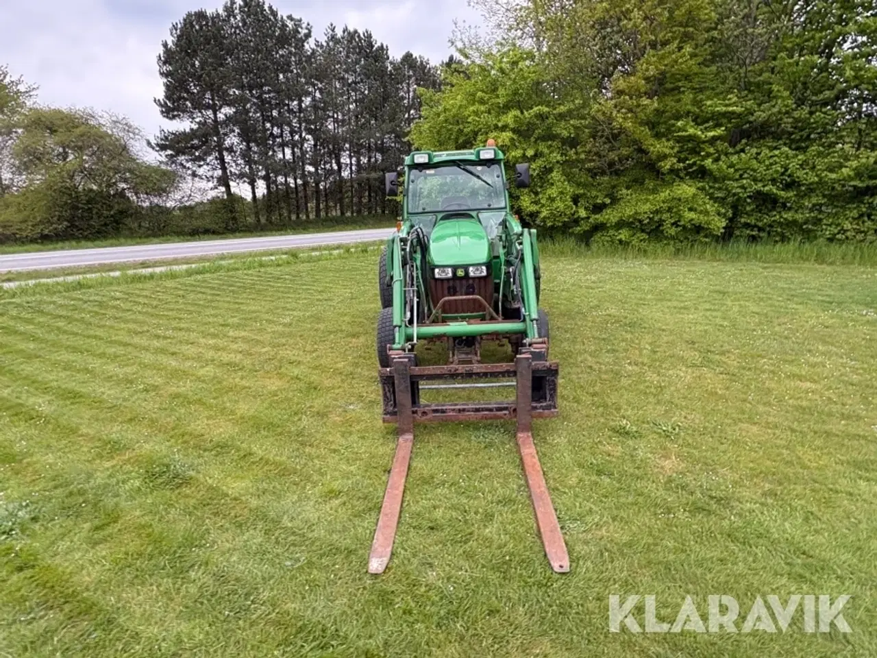Billede 9 - Traktor John Deere 4520 med frontlæsser frontlift gafler og skovl