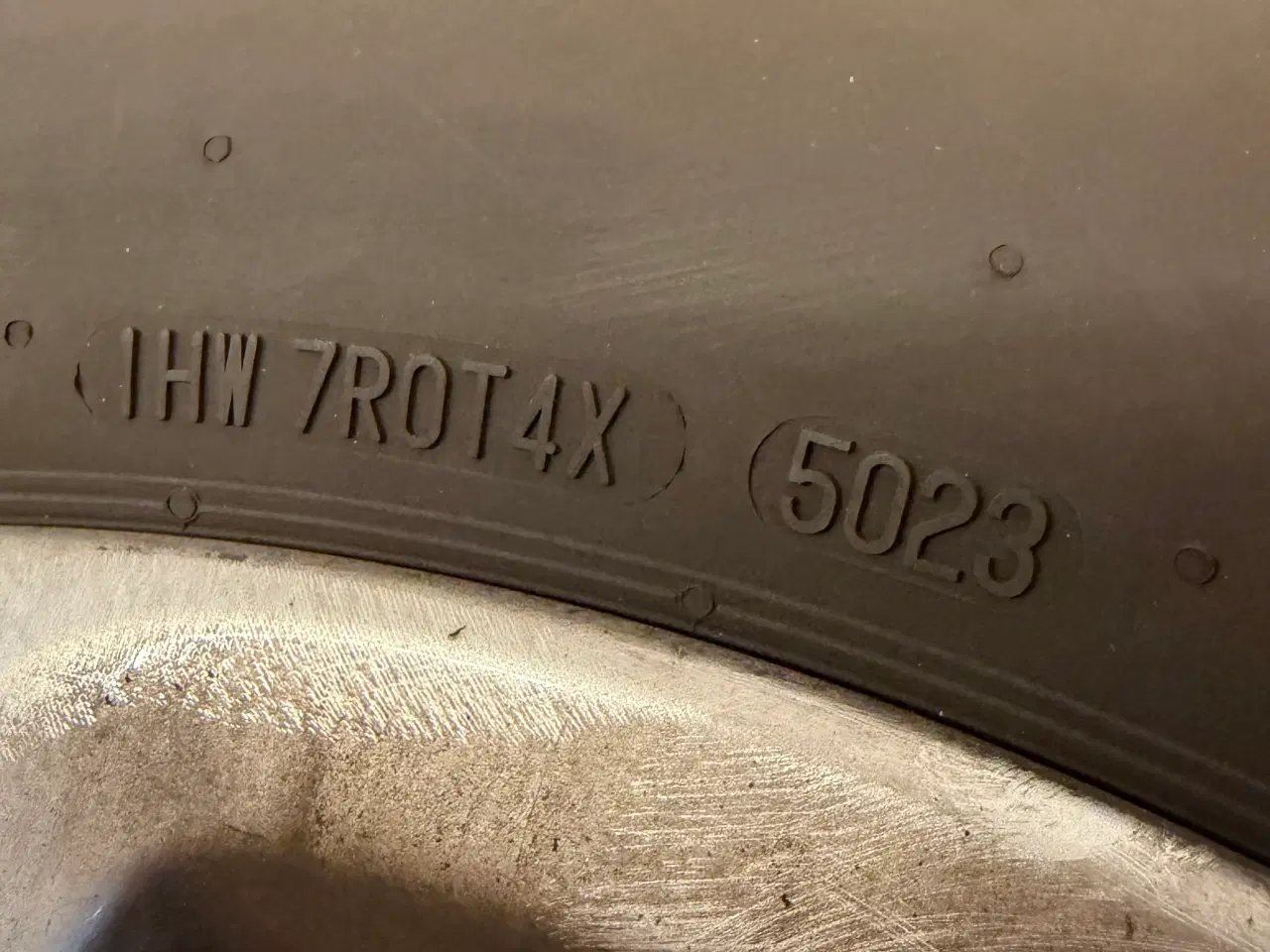 Billede 3 - Sommerdæk på originale Suzuki-fælge