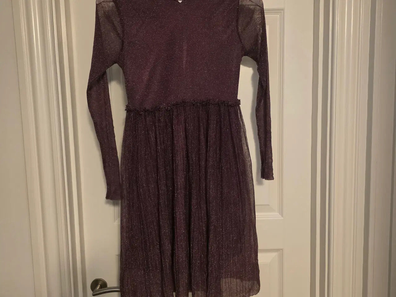 Billede 2 - Kjole "Name it", str. 152 (12 år).  