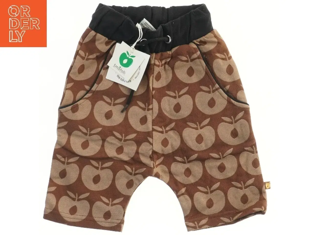 Billede 1 - Børne Shorts med Æblemønster fra Småfolk (str. 104)