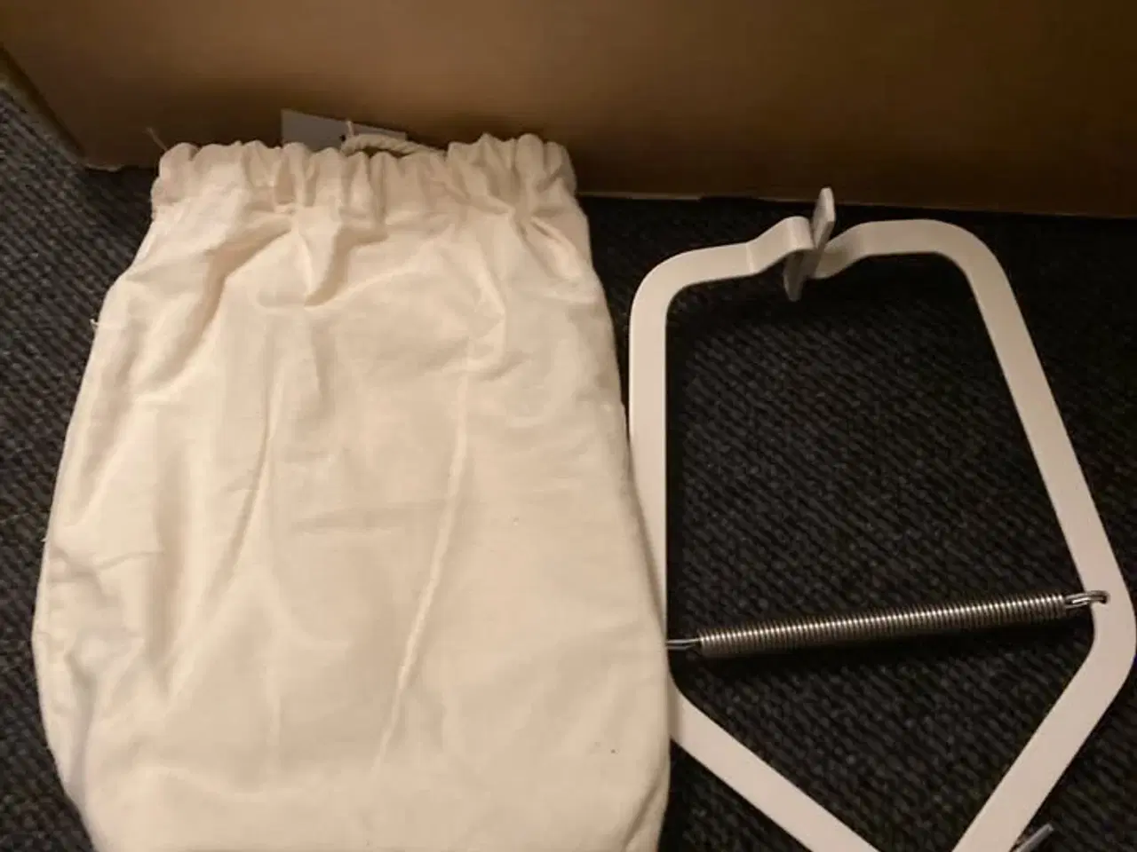 Billede 4 - 🌙 Moonboon slyngevugge inkl. motor, stativ og and