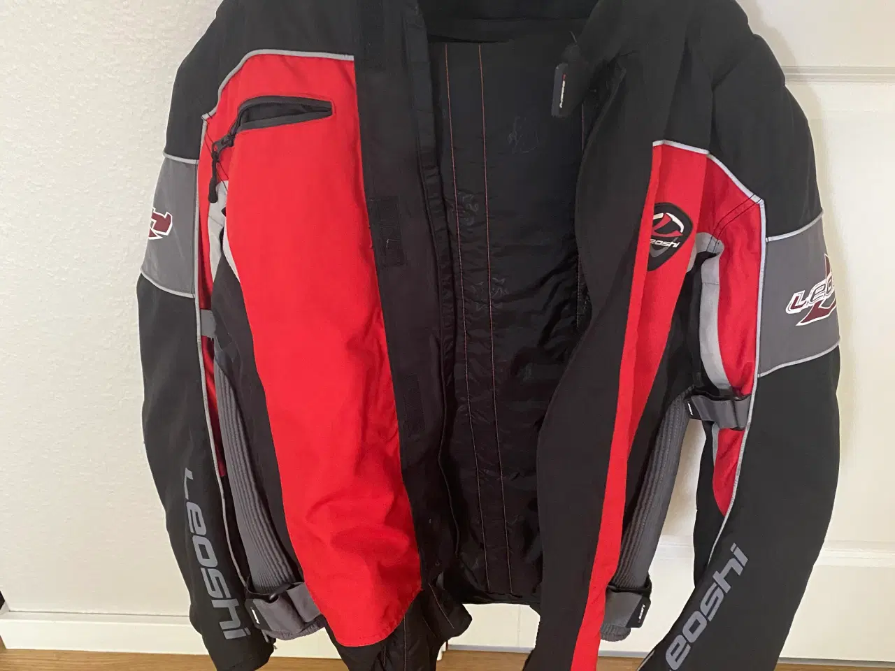 Billede 1 - Mc tøj str m