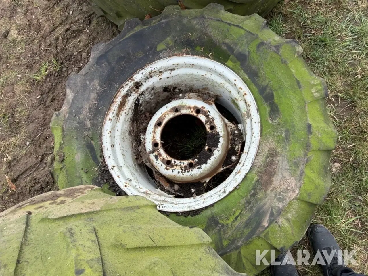 Billede 5 - Traktordæk Michelin 4 styk