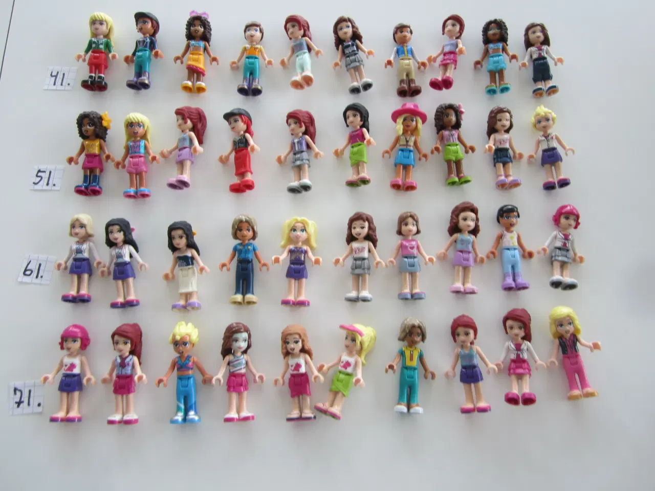 Billede 1 - Lego friends figurer , samlet tilfældigt. Ta 13 st