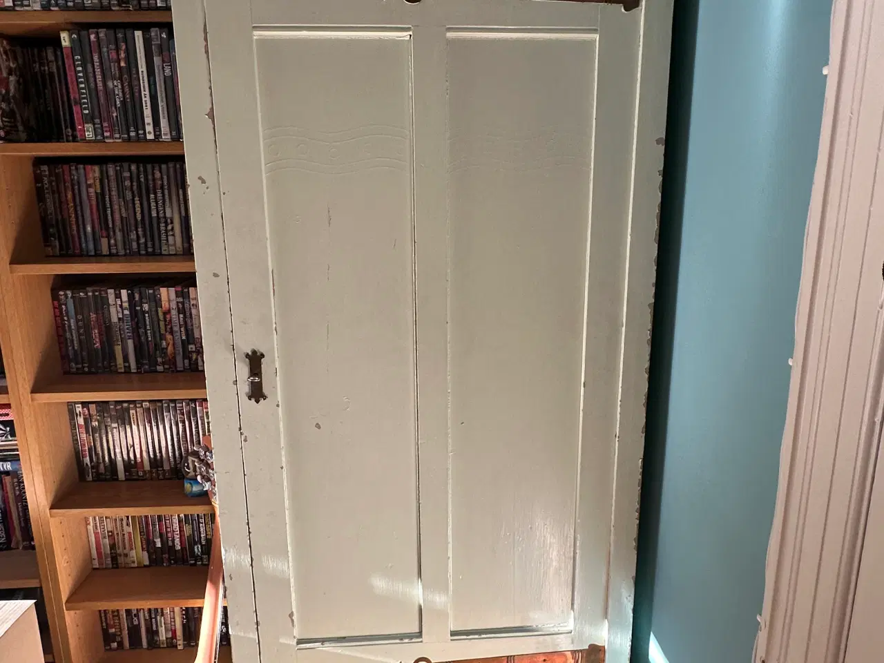 Billede 2 - Klædeskab - hvidt - mange muligheder