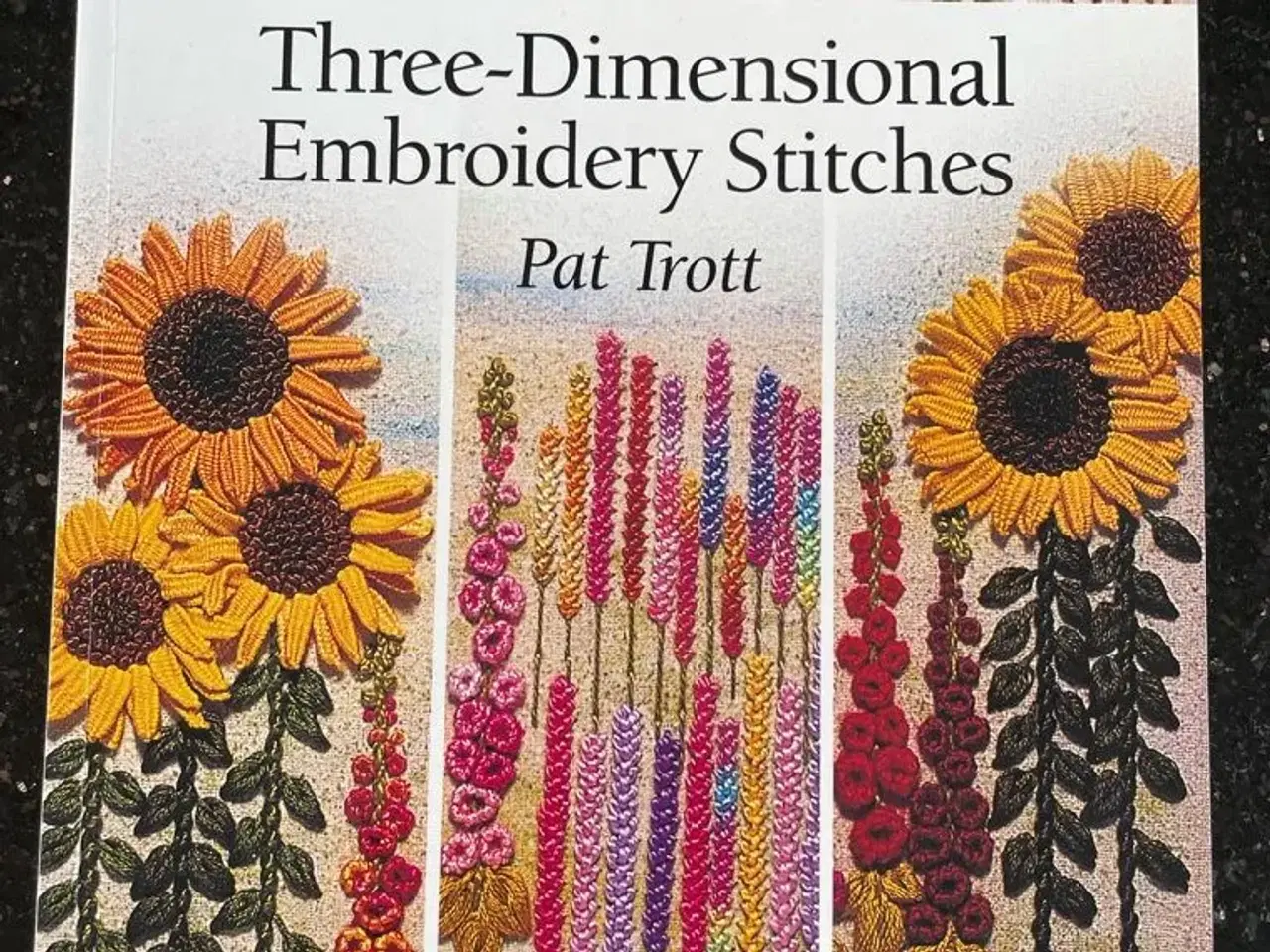 Billede 1 - Three-Dimensional Embroidery Stitches