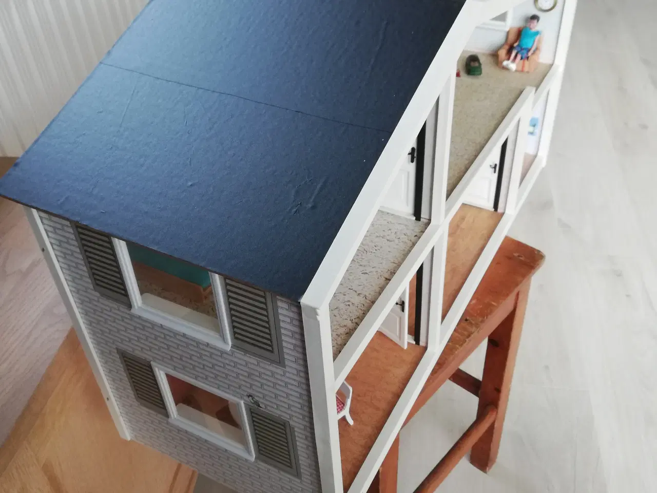 Billede 9 - Lundby dukkehus med indhold