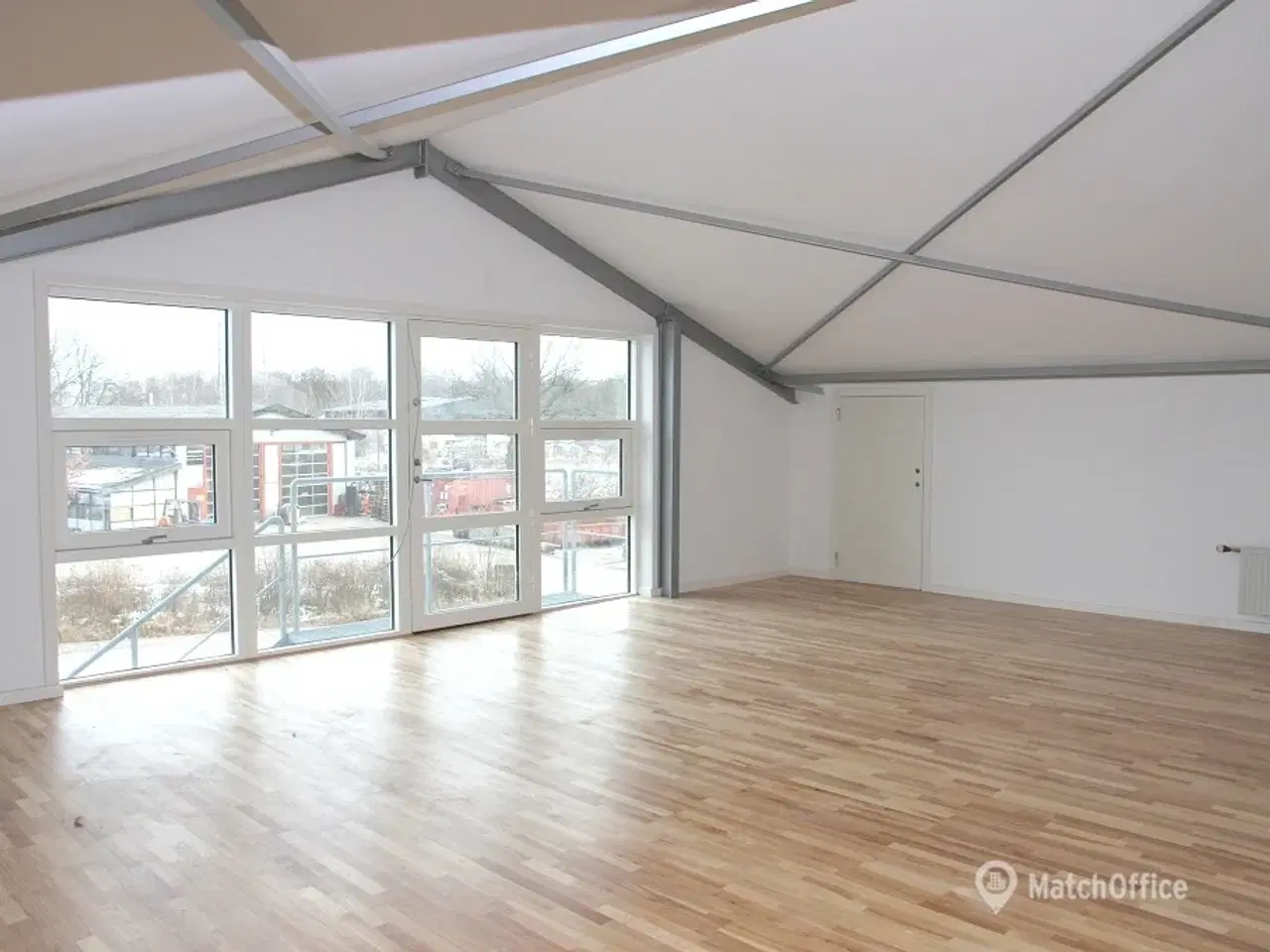 Billede 7 - Meget pænt loft kontorlokale
