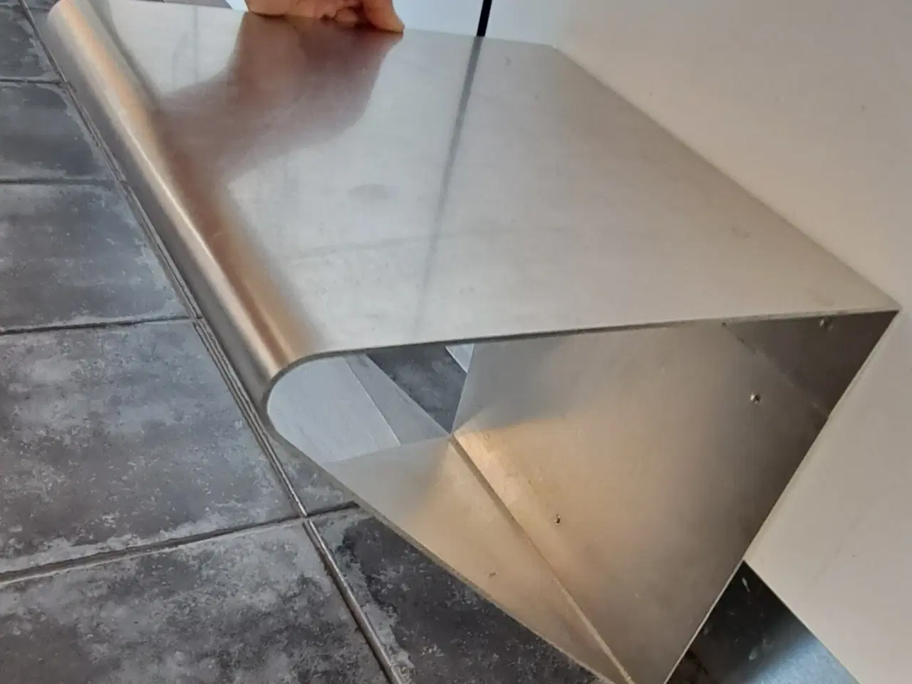 Billede 4 - Væghængt borde i rustfrit stål 