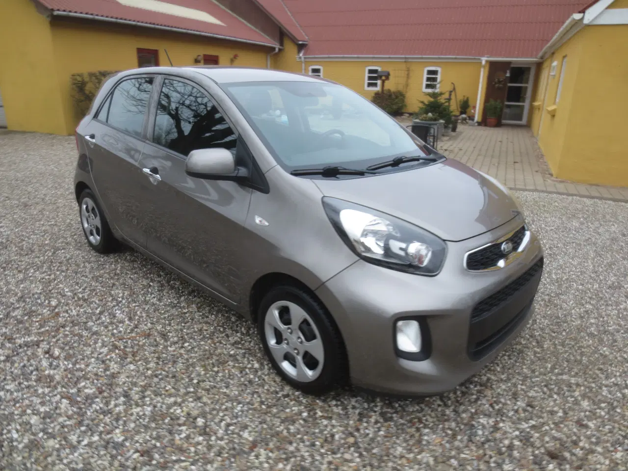 Billede 3 - Kia Picanto 1.0 i Årg 2015. Nysynet.
