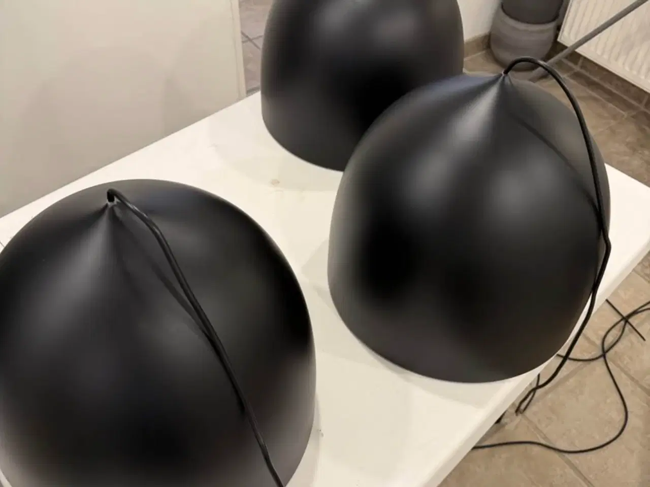 Billede 2 - 3 stk. Fritz Hansen Suspence pendler i sort