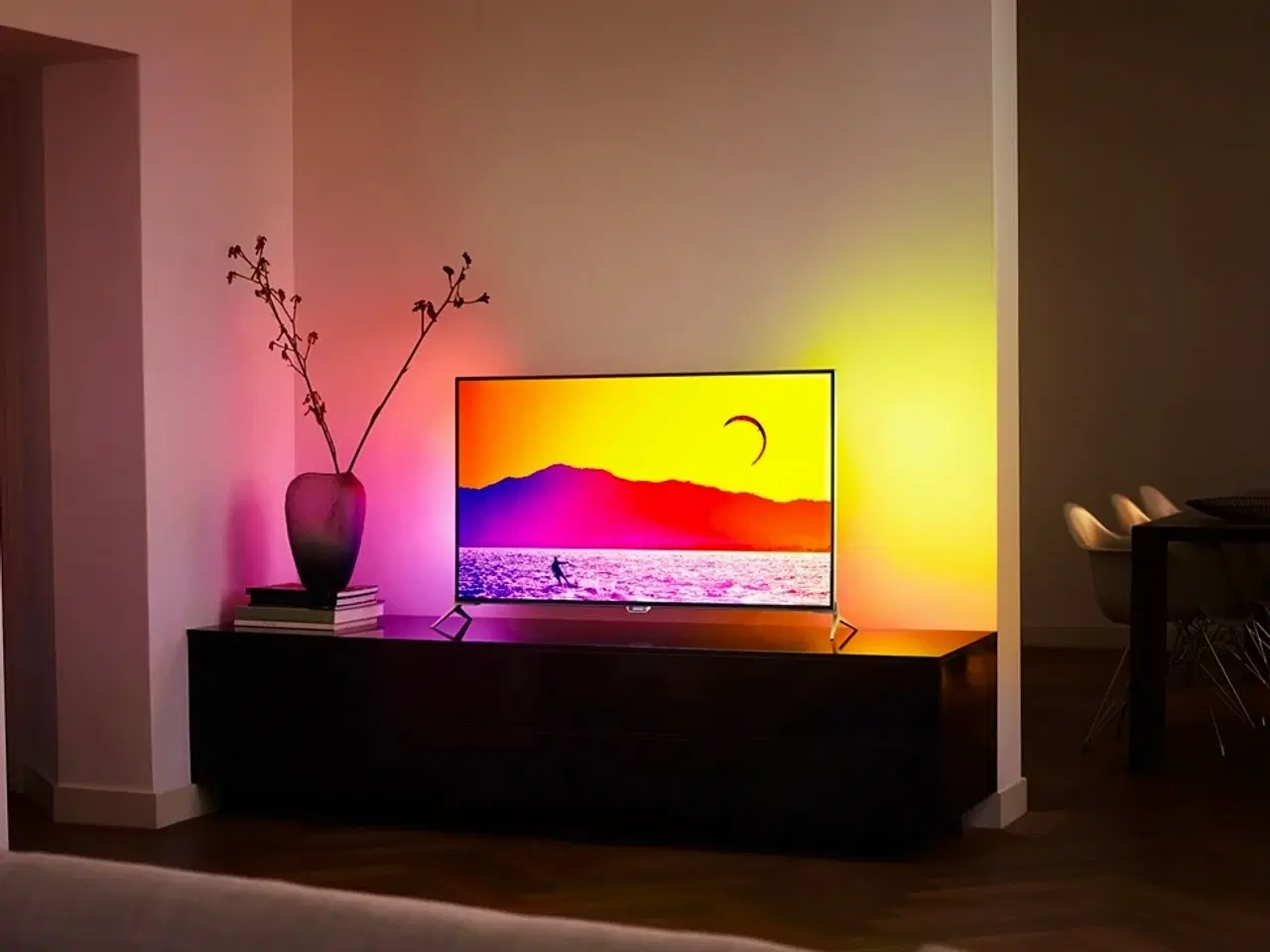 Billede 2 - 4k UHD Philips Smart TV med 2-sidet ambilight sælg