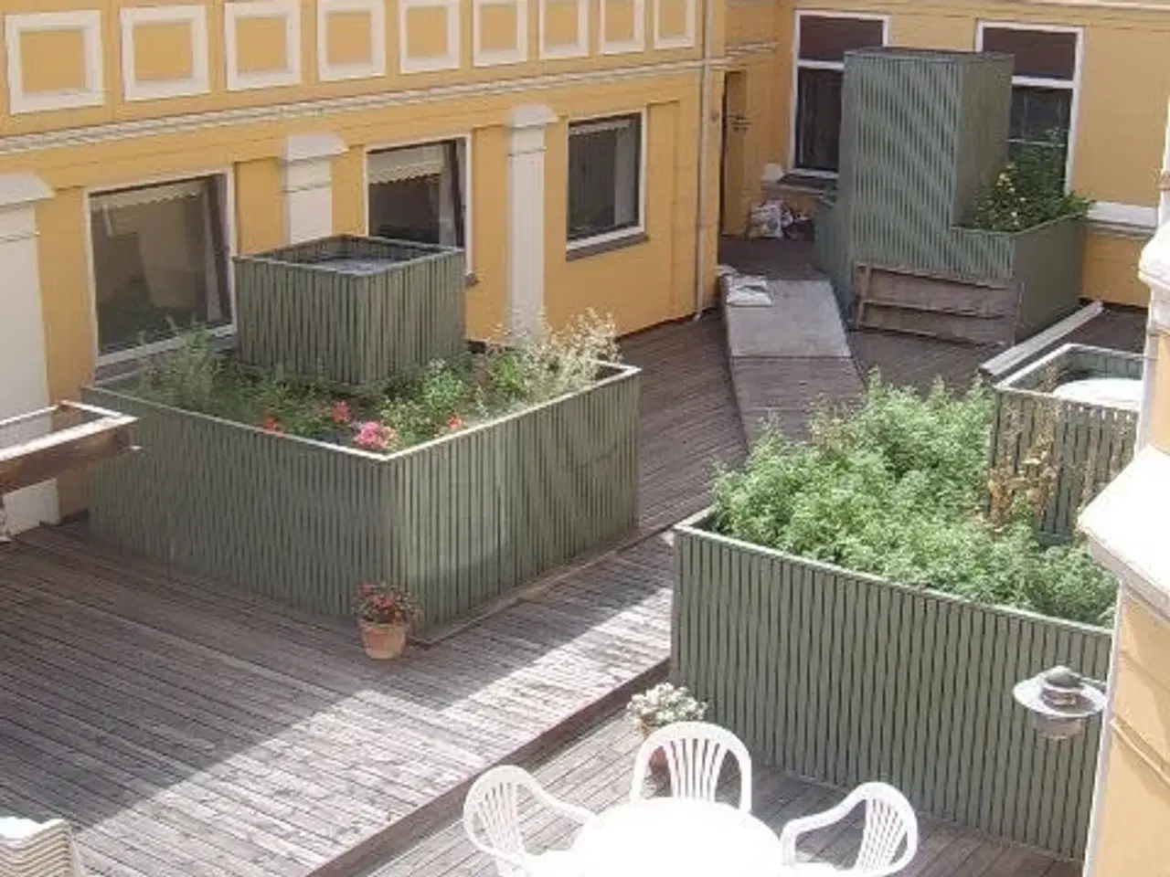 Billede 4 - Stort kontor med faciliteter, beliggende nær offentlig transport.