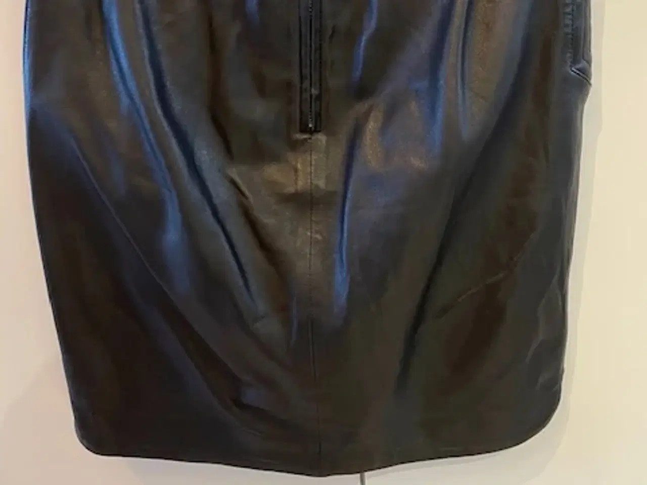 Billede 2 - Skindnederdel fra Denim Hunter