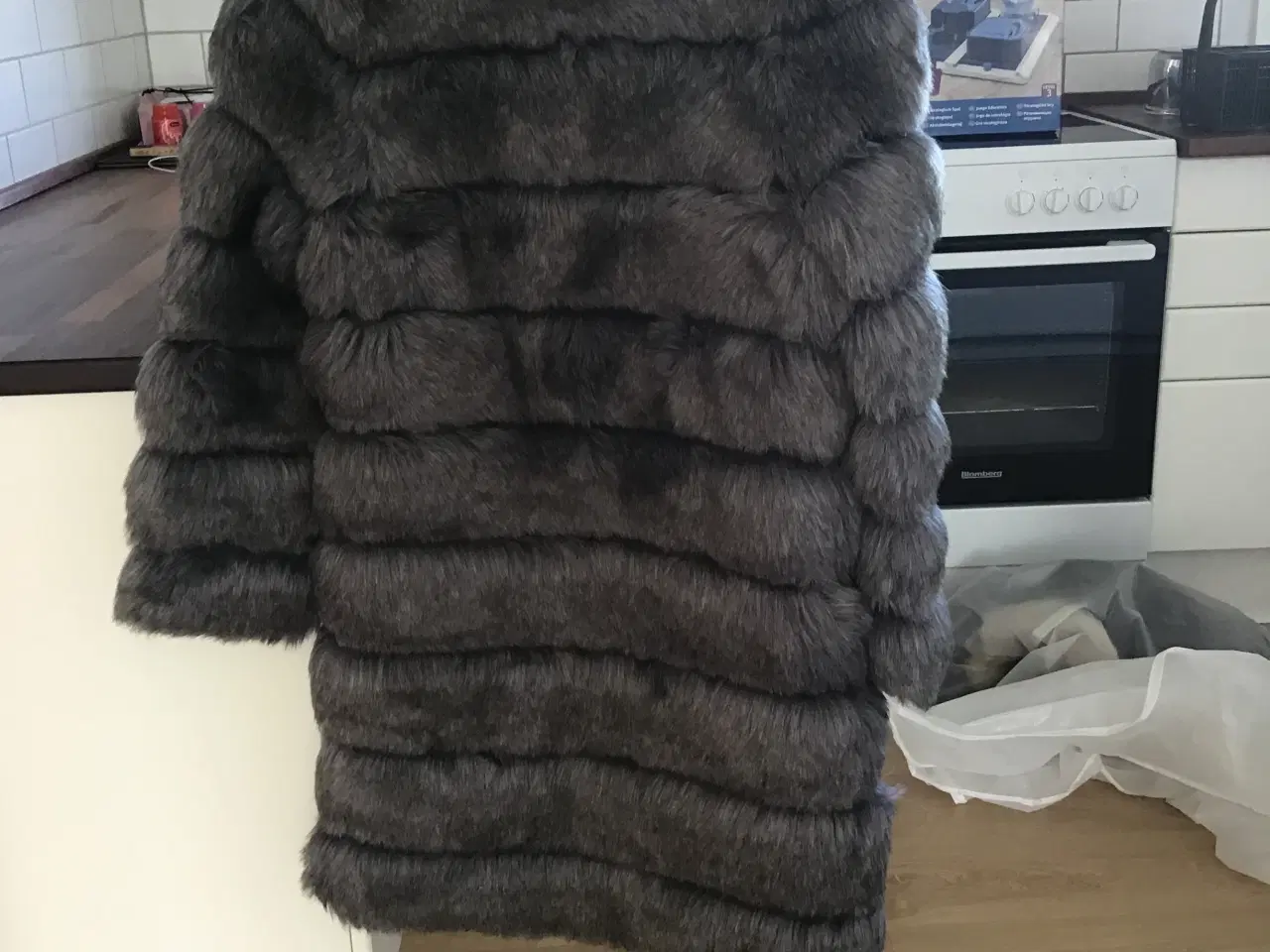 Billede 3 - Fake fur jakke