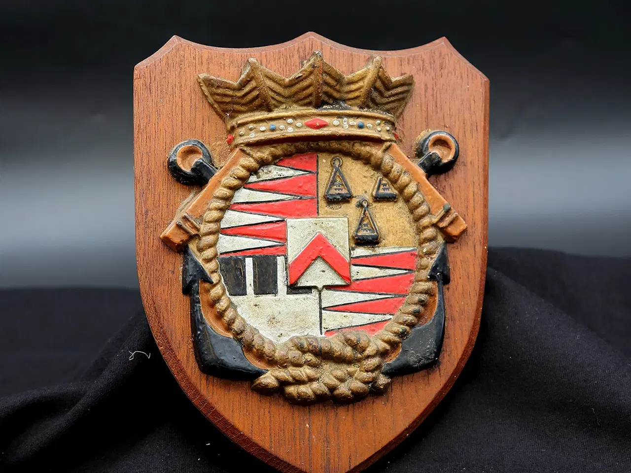 Billede 1 - Våbenskjold – Fre. Herluf Trolle – “Isaac Sweers"