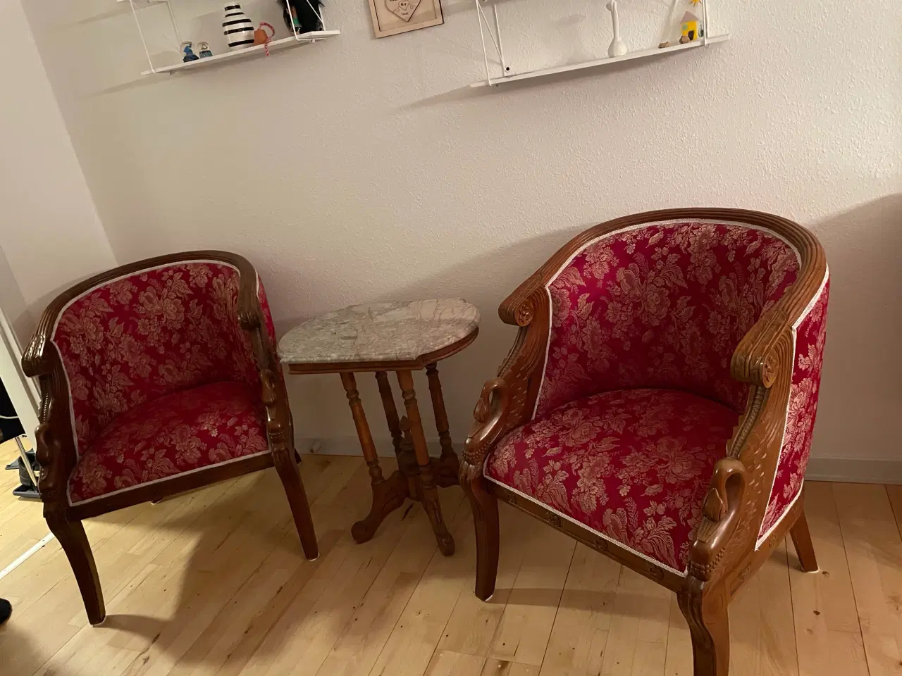 Billede 1 - Antikke stole og bord