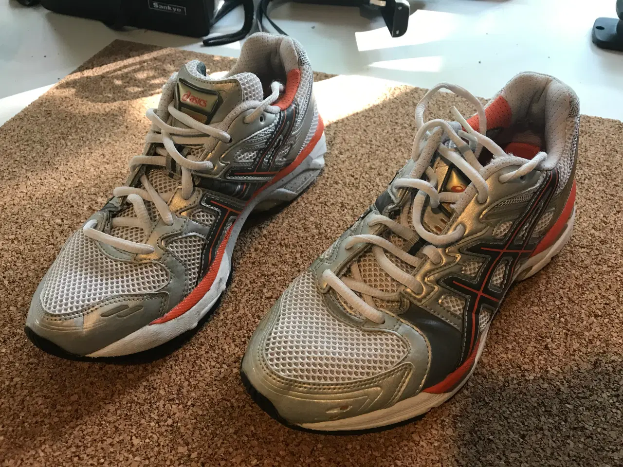 Billede 2 - Sportssko, str. 39,5, Asics Gel 3000 Træningssko