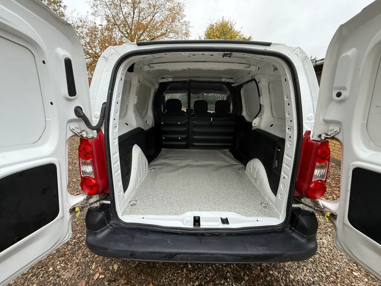 Billede 11 - Belingo lav km 1 ejer UDSTYRE BOMBE