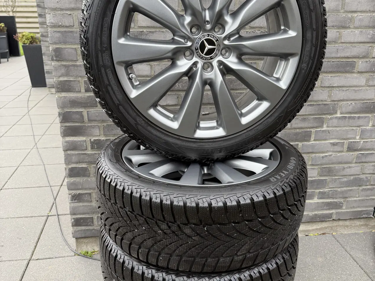 Billede 1 - Mercedes 19 original med vinterdæk tpms E/C/CLA