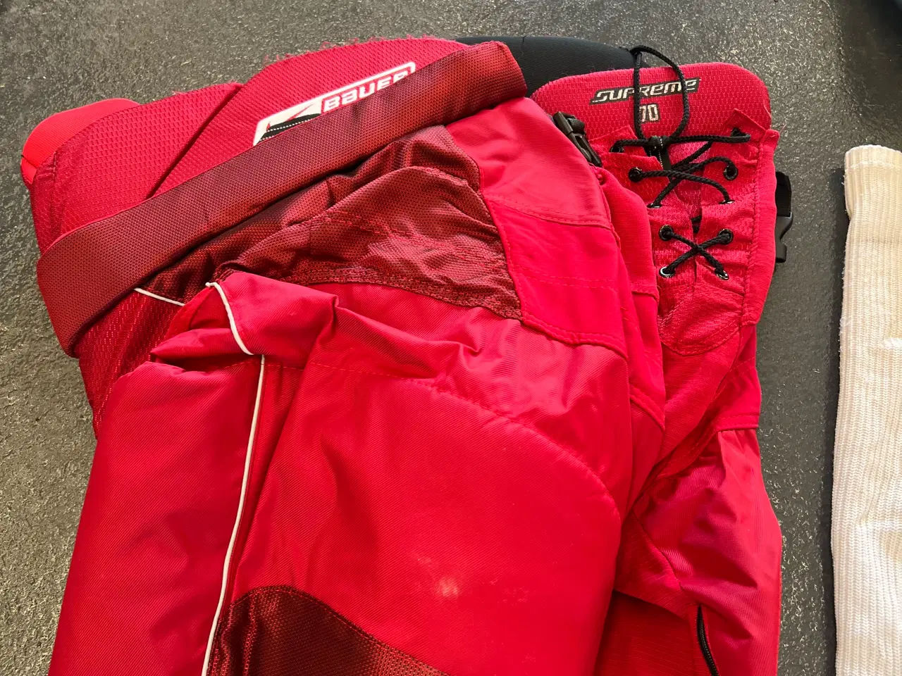 Billede 3 - Ishockey udstyr xxl, passer til person på 195 cm