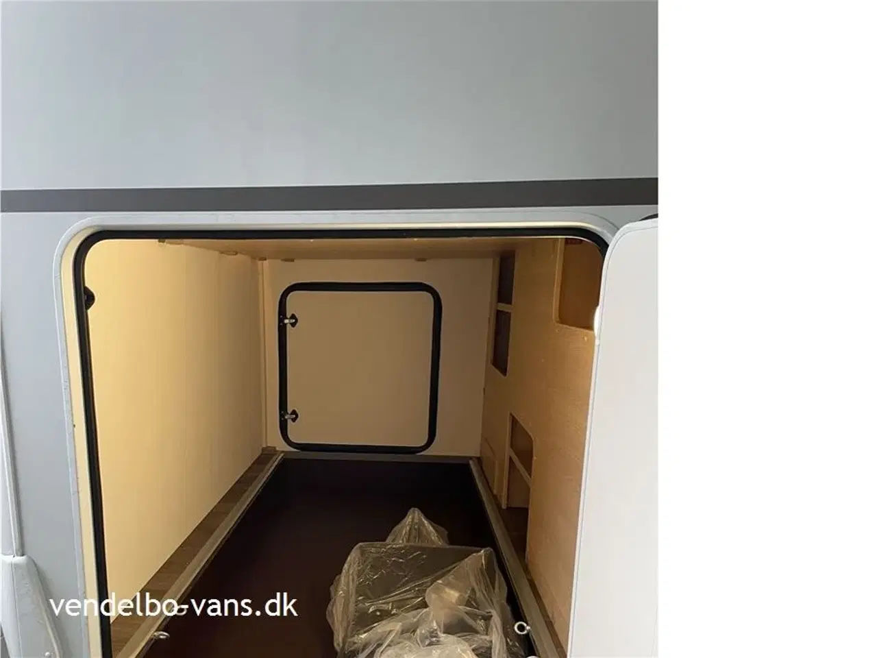 Billede 4 - 2026 - SunLight T 66 Aut. Enkeltsenge med en længde på kun 6,99 m- sænkeseng - 5. selepladser