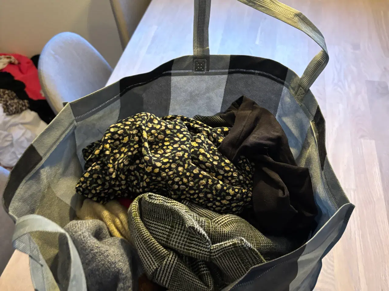 Billede 2 - 1 pose tøj Xs