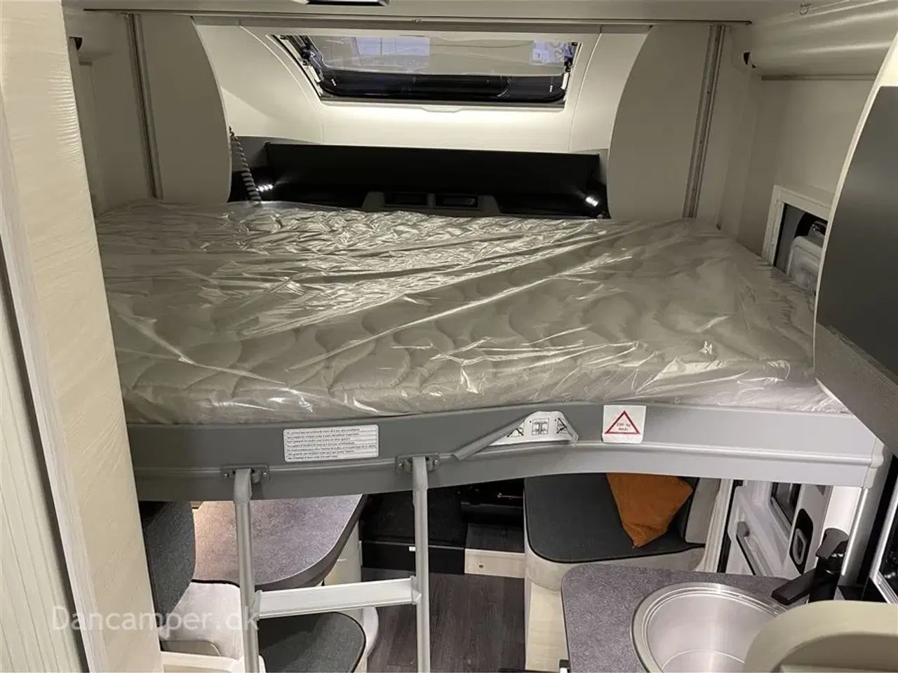 Billede 20 - 2024 - Chausson Titanium 627 ULTIMATE   Nedsat kr. 61.000,- Enkeltsenge + hæve-/sænkeseng, 5 selepladser, 4 sovepladser med mulighed for 5, 170Hk Aut,, Artic pakke, meget udstyr