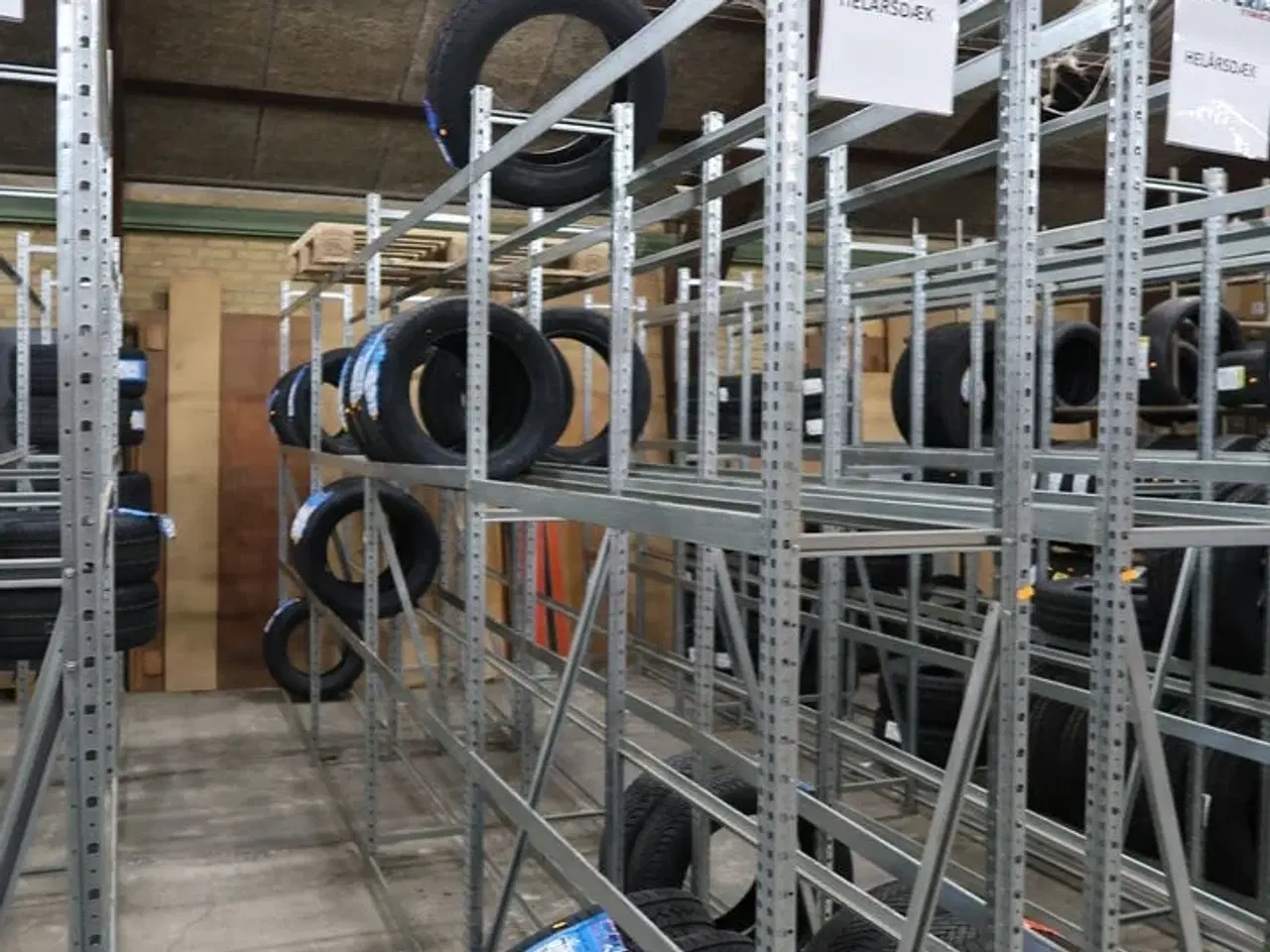 Billede 2 - 8 fag dækreoler uden indhold