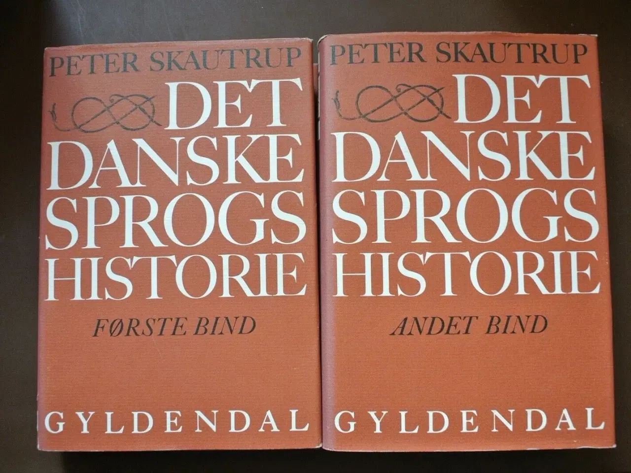 Billede 2 - det danske sprogs historie 1-5, af peter skautrup,