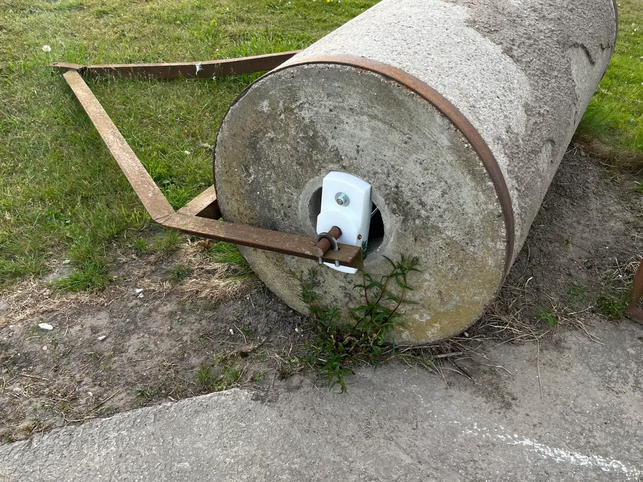 Billede 3 - Cement tromle til traktor 