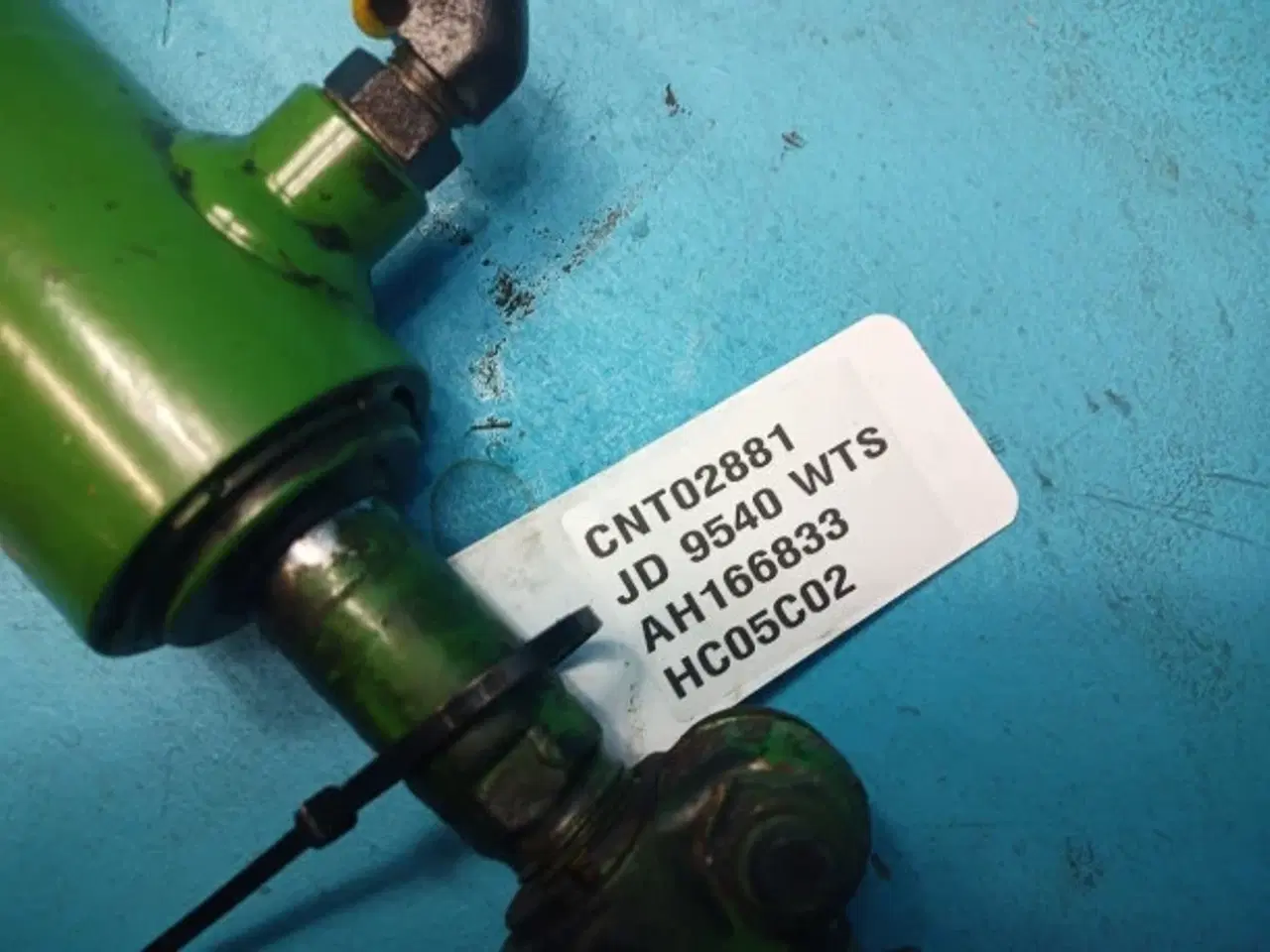 Billede 8 - John Deere 9540 WTS Styrecylinder AH166833