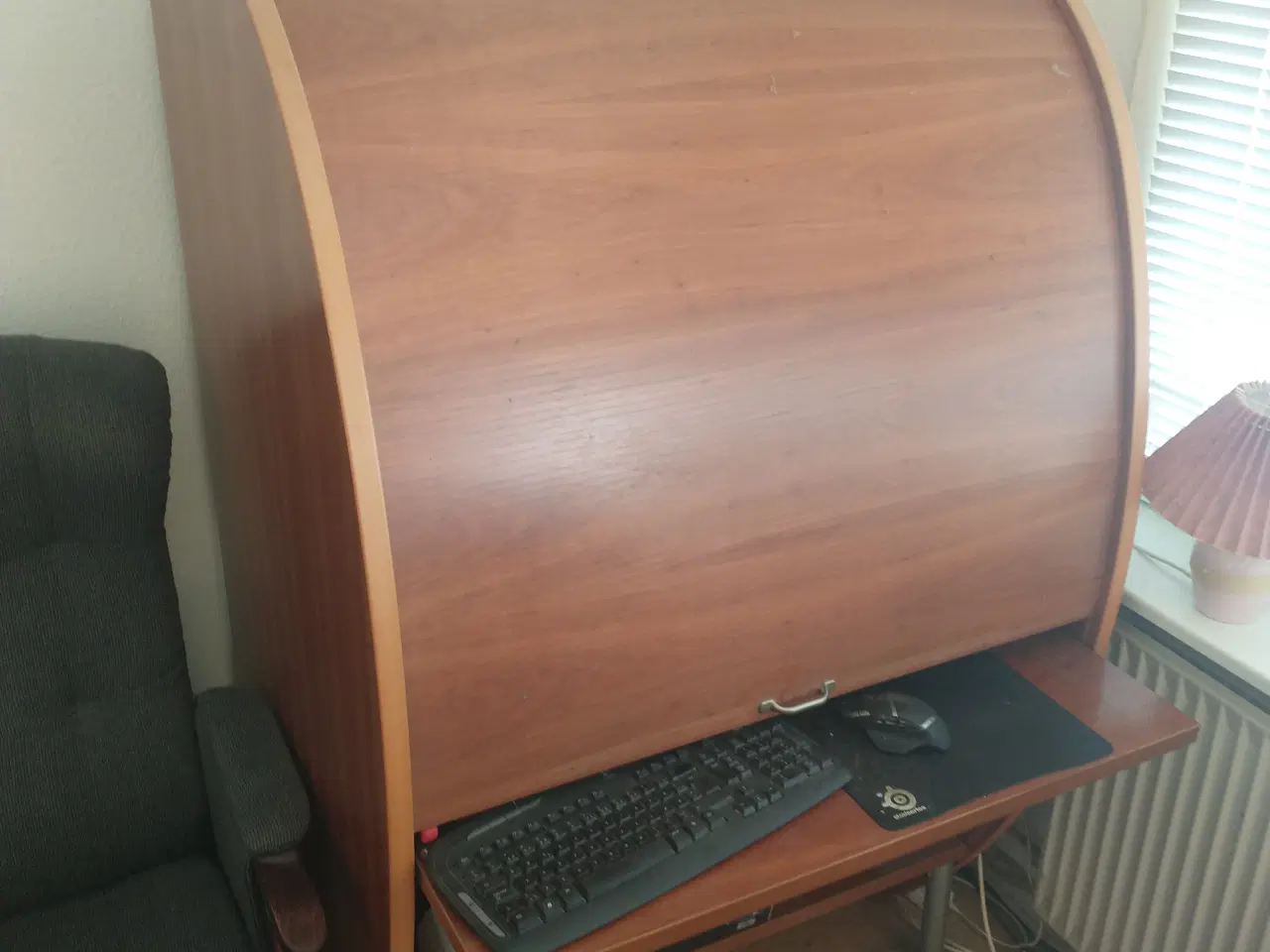 Billede 2 - Computer skab sælges.