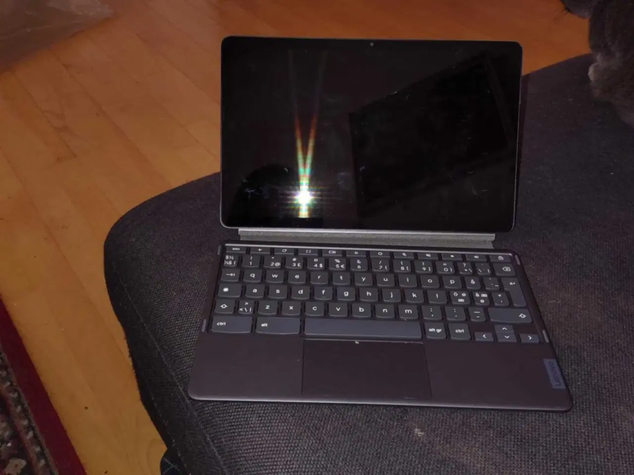 Billede 3 - Lenovo tab med lade og tastatur/ iPad duet 3 Chrom