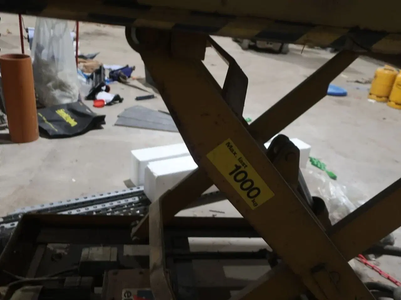 Billede 6 - Saksløftebord med indhold