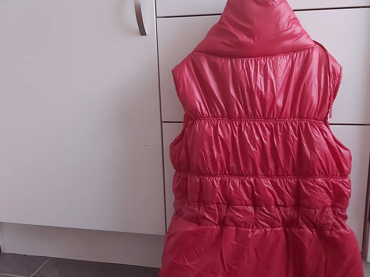 Billede 9 - Super fed vest ultra let og lækker