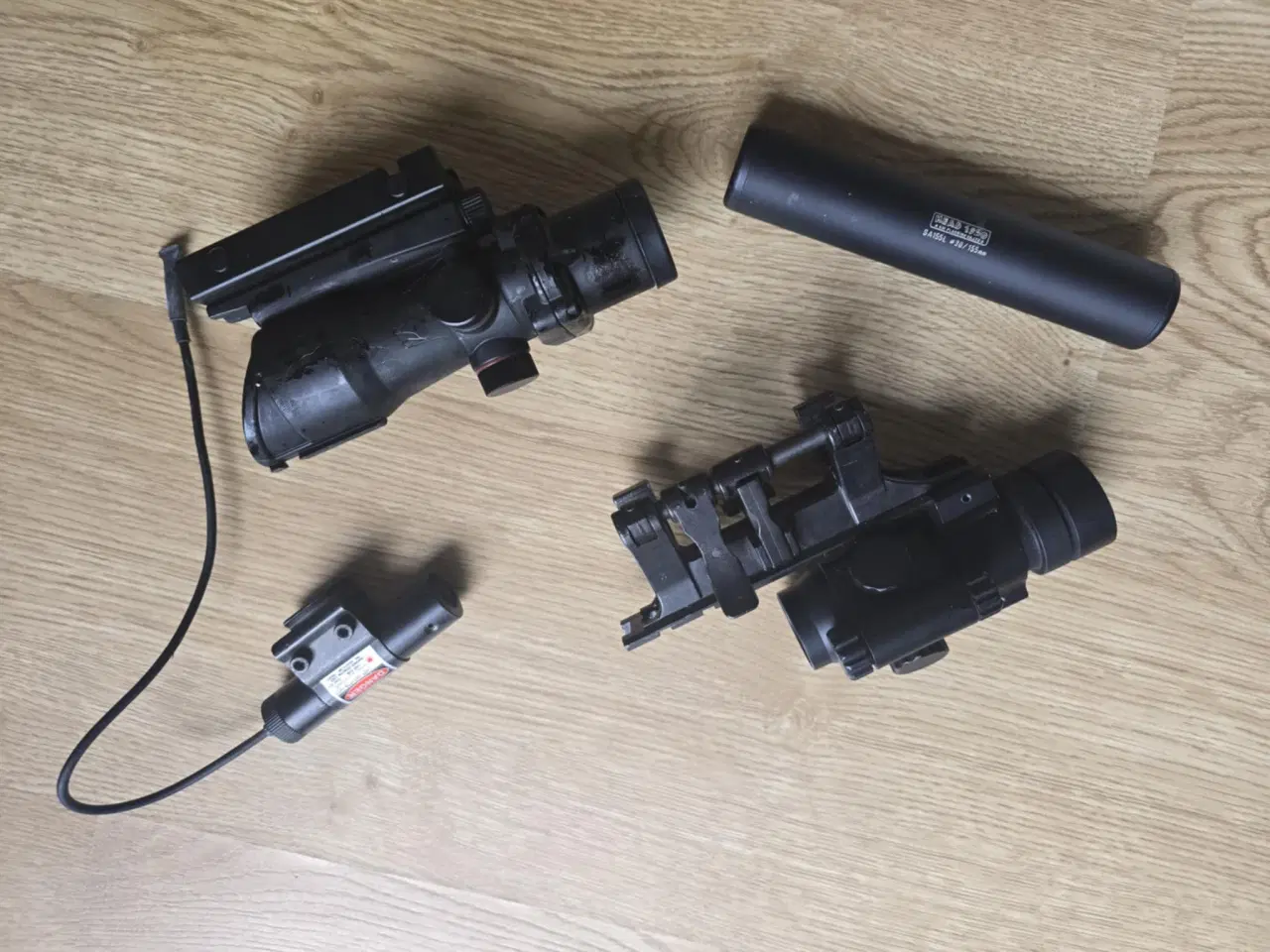 Billede 4 - Hardball gevær, pistoler og andet udstyr