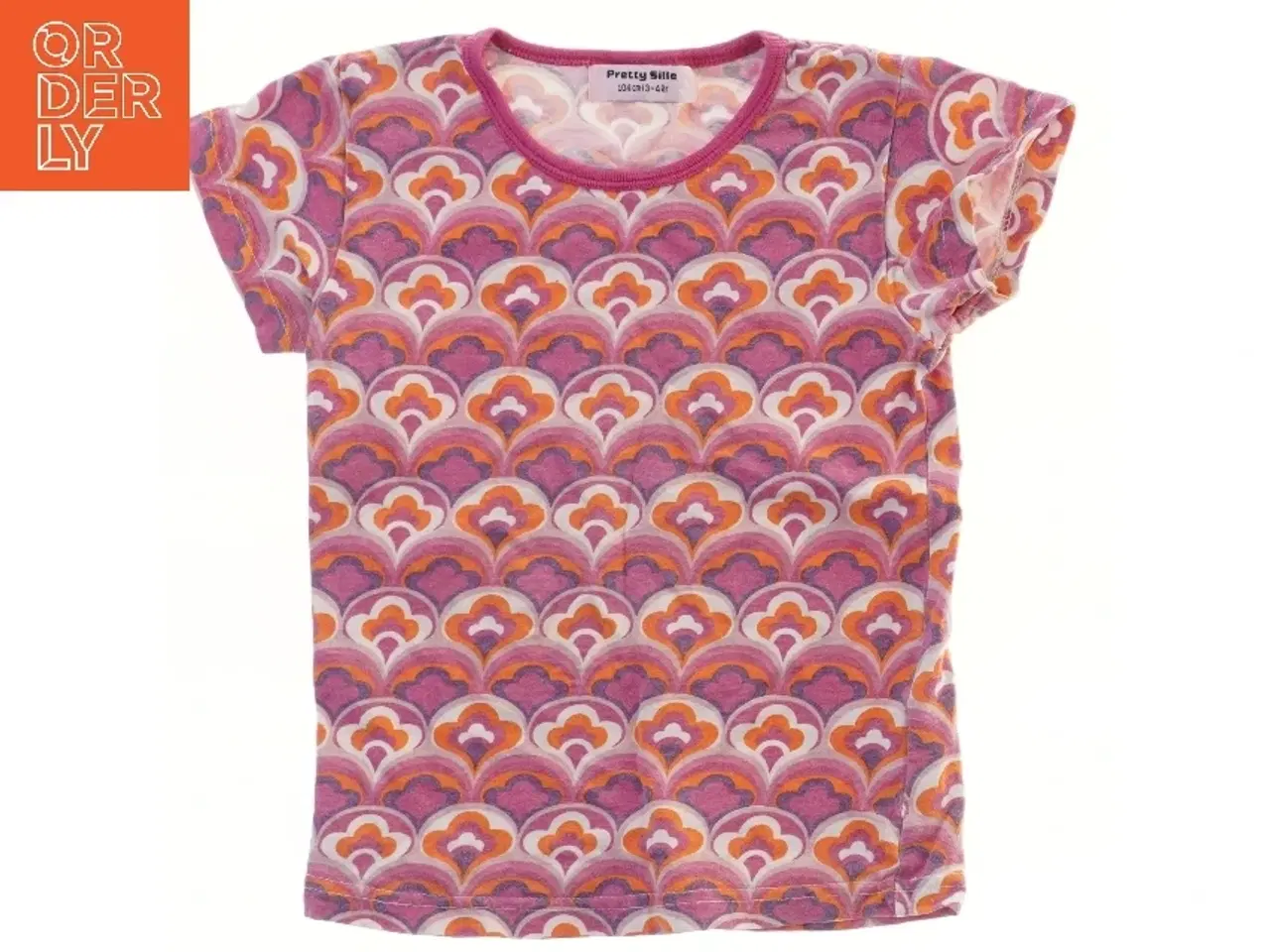 Billede 1 - T-shirt med mønster fra Pretty Sille (str. 104)